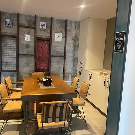 Bodrumda deniz ve doğa manzaralı full eşyalı lüks villa *