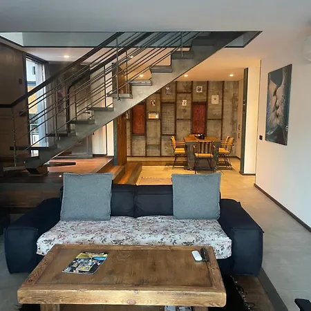 Bodrumda deniz ve doğa manzaralı full eşyalı lüks villa Villa *