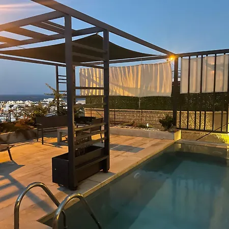 Bodrumda deniz ve doğa manzaralı full eşyalı lüks villa Villa