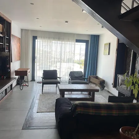 Villa Akyarlarda Havuzlu Deniz Ve Doga Manzarali Full Esyali Lueks Bodrum