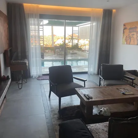 Bodrumda Deniz Ve Doga Manzarali Full Esyali Lueks