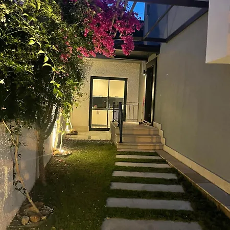 Villa Bodrumda Deniz Ve Doga Manzarali Full Esyali Lueks Bodrum