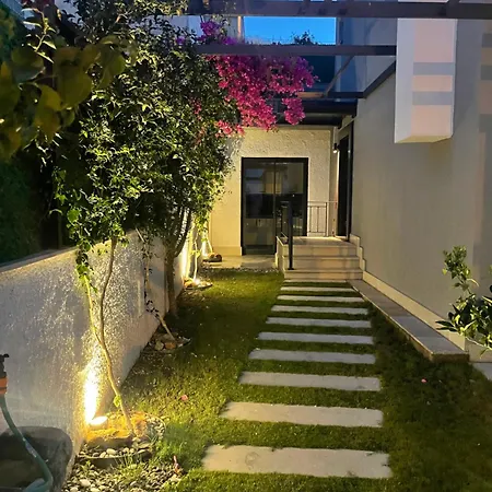 Villa Bodrumda Deniz Ve Doga Manzarali Full Esyali Lueks Bodrum