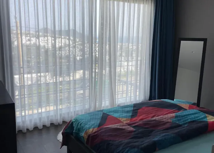 Bodrumda Deniz Ve Doga Manzarali Full Esyali Lueks Bodrum