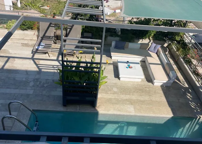 Bodrumda Deniz Ve Doga Manzarali Full Esyali Lueks