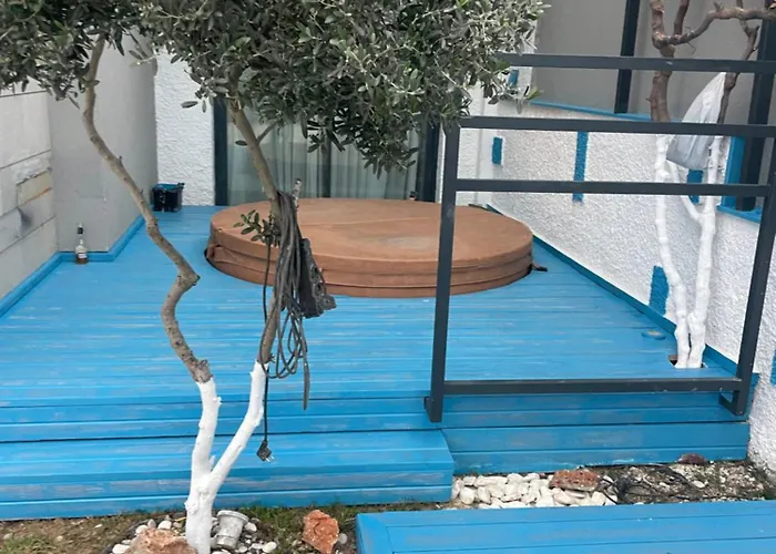 Bodrumda Deniz Ve Doga Manzarali Full Esyali Lueks