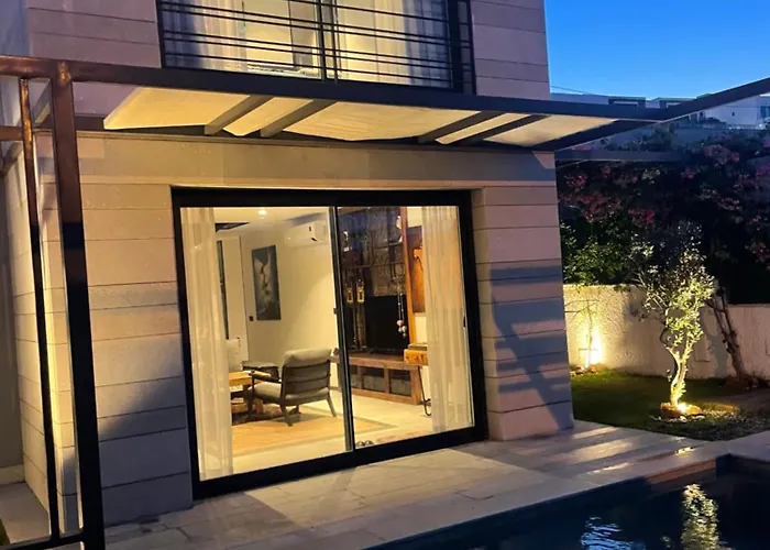 Bodrumda Deniz Ve Doga Manzarali Full Esyali Lueks Villa *